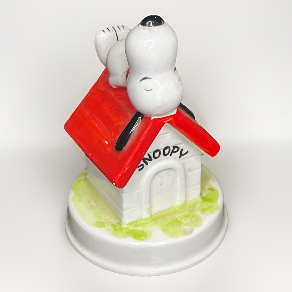 Vtg Peanuts Snoopy Music Box - It Works The Song "It's a Small World After All"